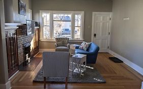 The Lewis House-Upper Level-A Peaceful Spot!